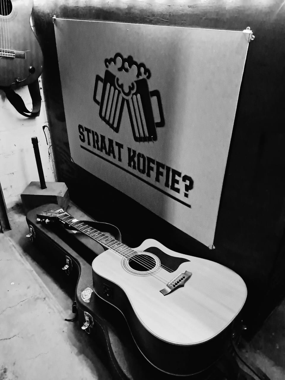 Straat Koffie counter and service area
